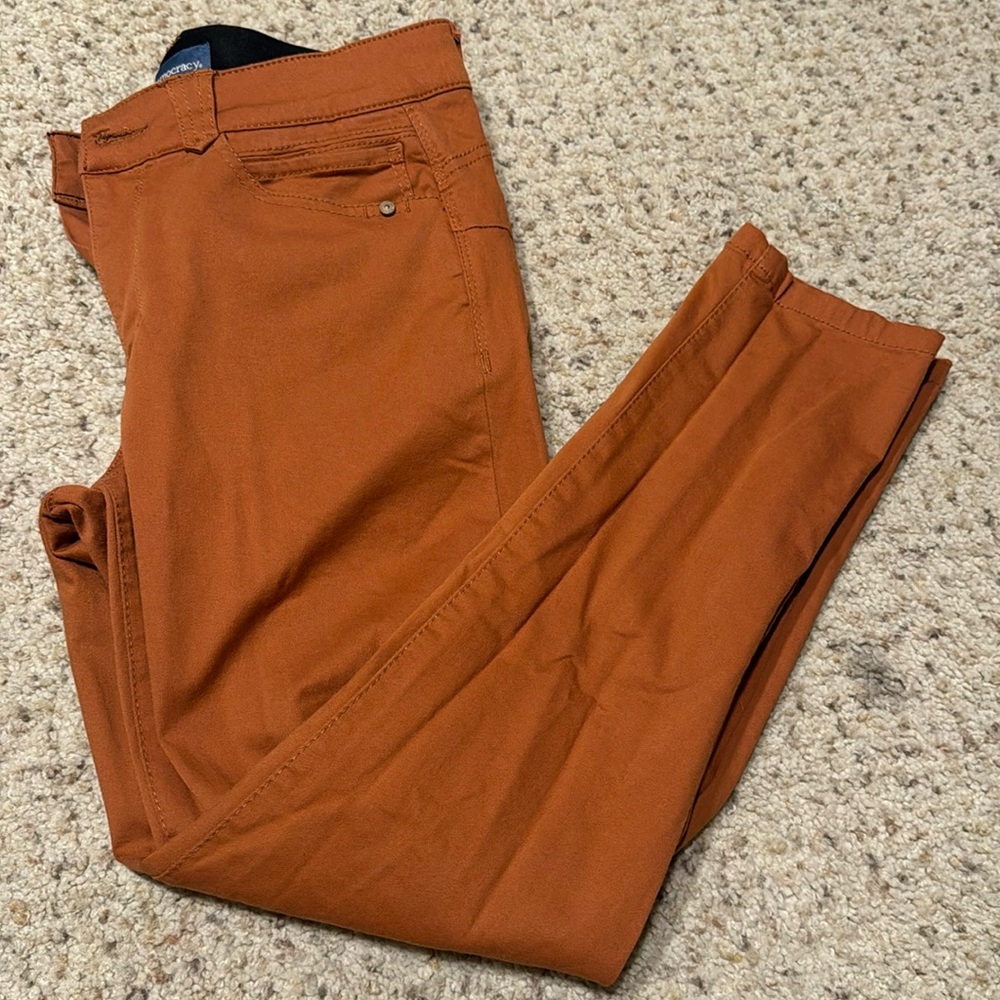 Democracy jeans Ab